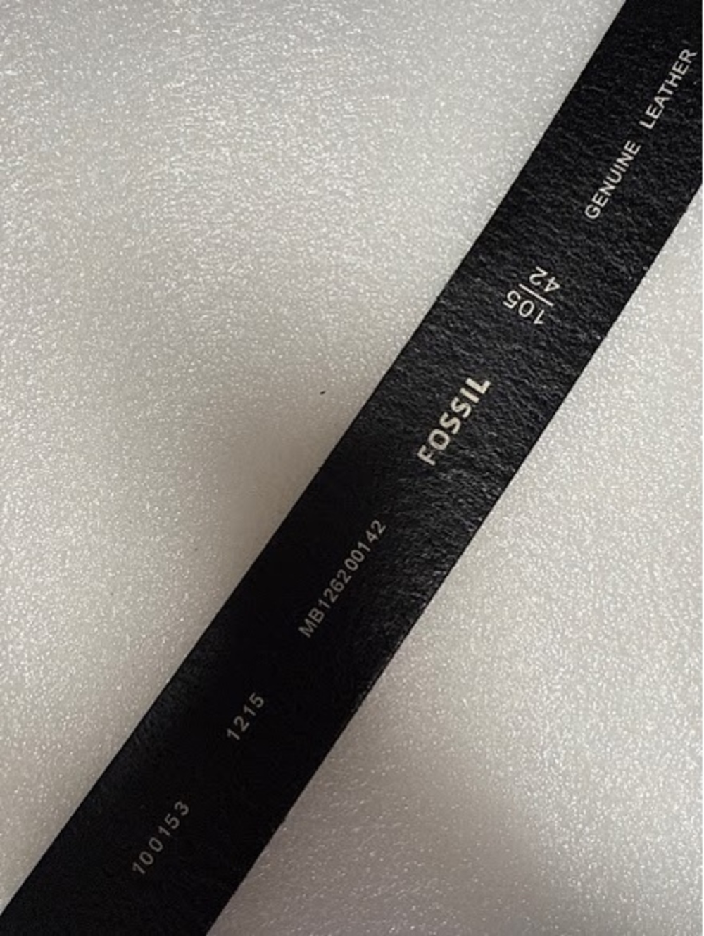 Fossil Genuine Leather Belt Mens Size 42 105 Black Antique Silver Buckle - Picture 3 of 4
